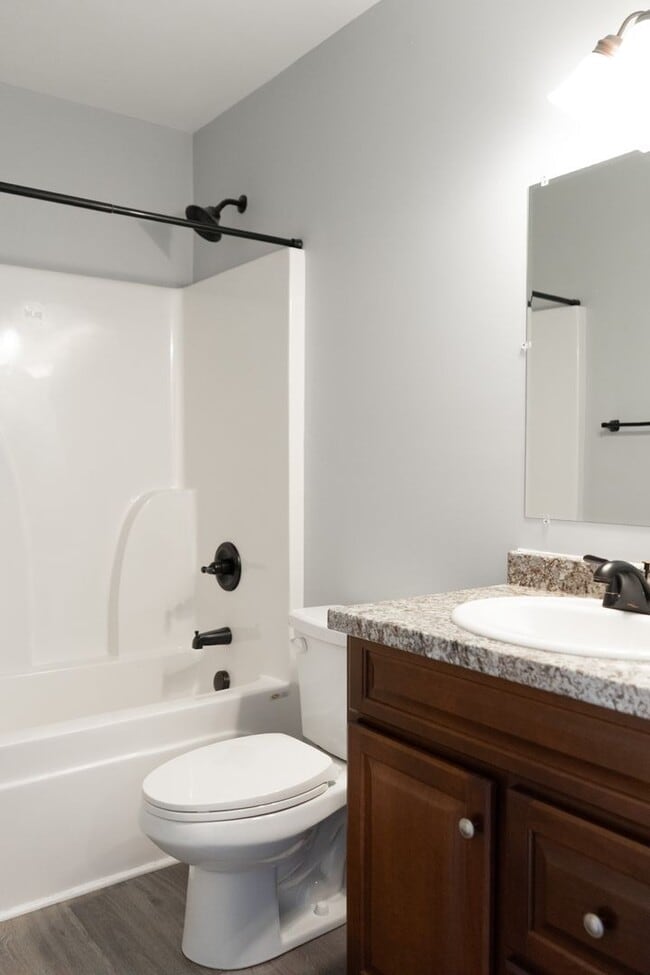 Building Photo - 2624 Leland Dr
