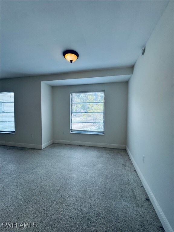Building Photo - 242 Delray Ave