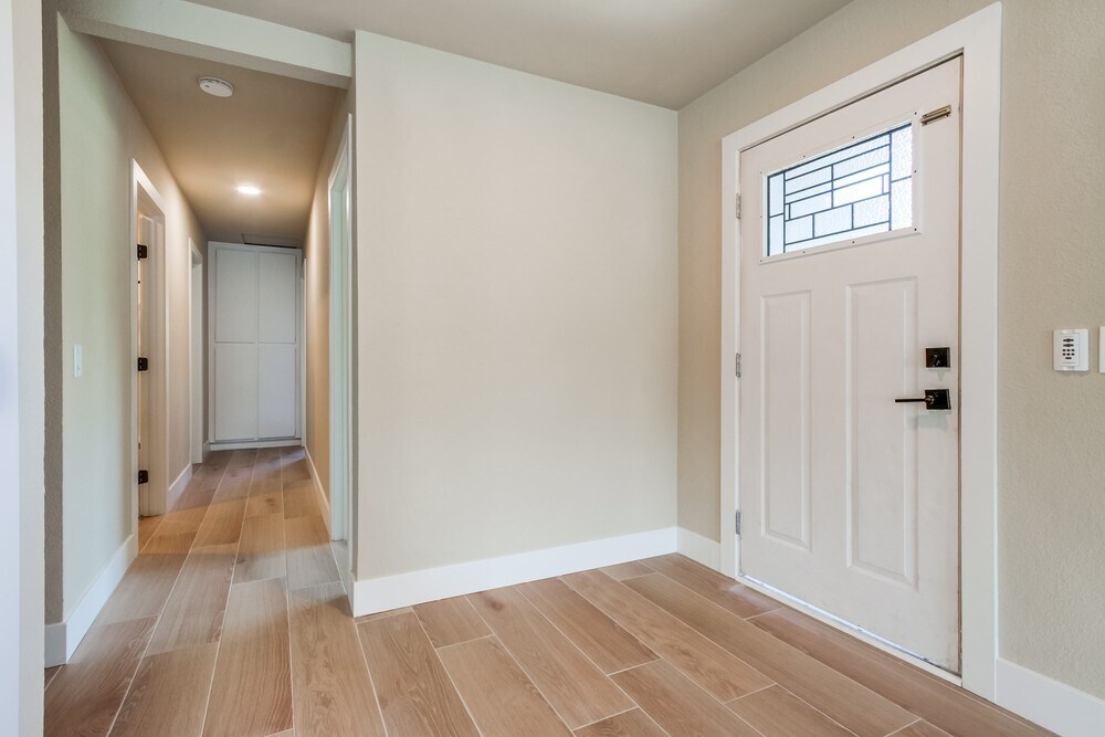 Building Photo - 1204 Palomar Pl
