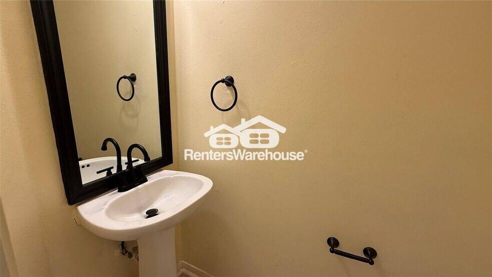 Building Photo - 7206 Bethany Bay Dr