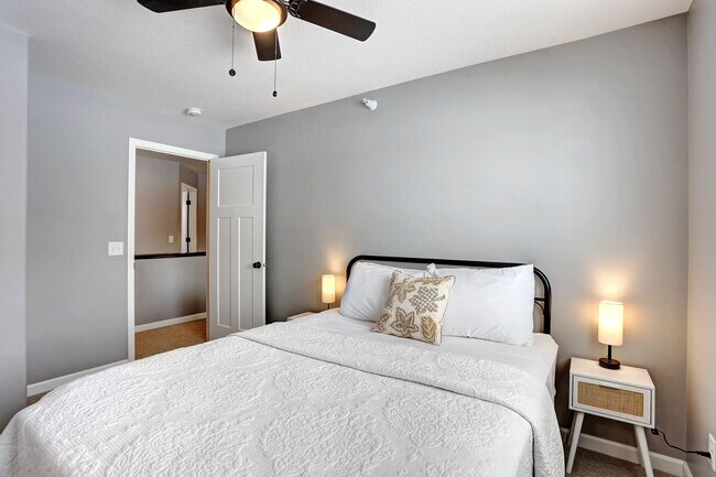 Building Photo - New-Willow Cascades Townhomes!
