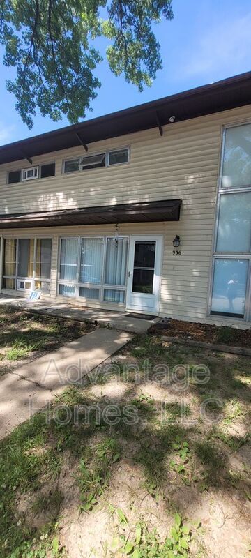 Building Photo - 936 N 71 St