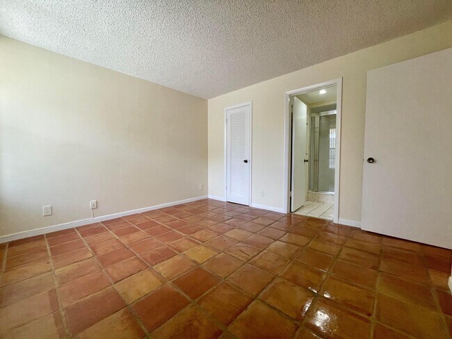 Building Photo - 9 Royal Palm Way