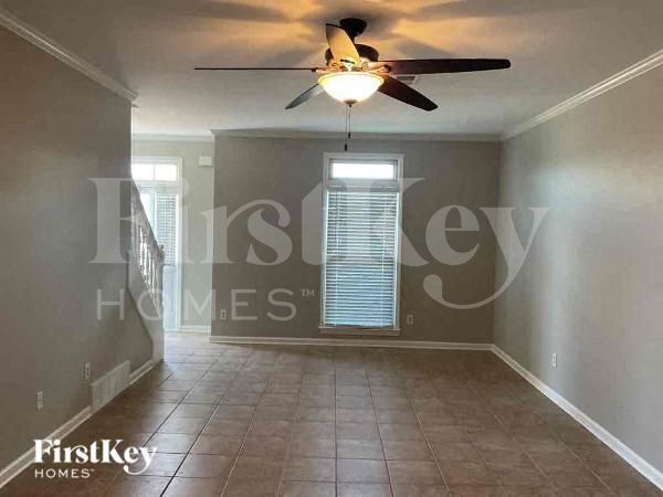 Building Photo - 350 E Nolley Dr