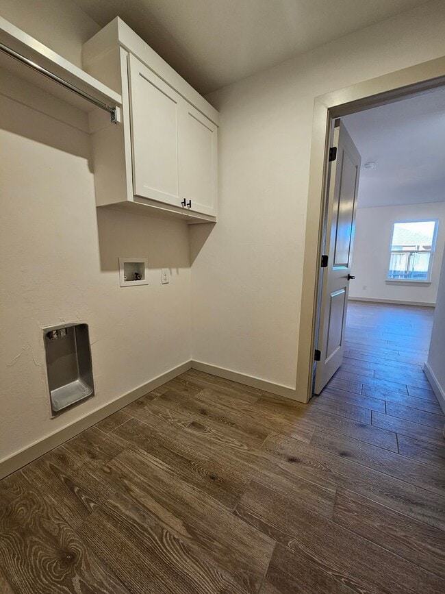 Building Photo - (3) Bed/(2.5) Bath Townhome Avail NOW! New Construction!