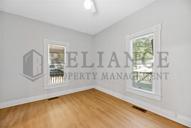 Building Photo - 116 S Sedgwick St