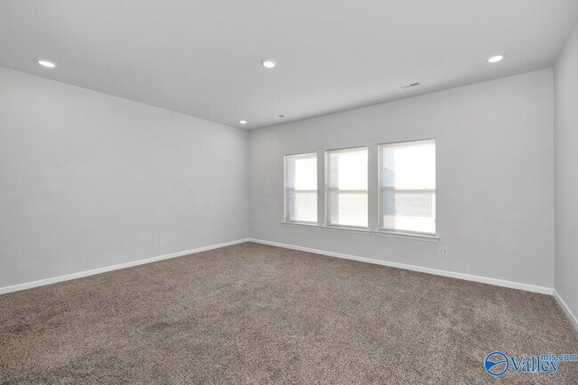 Building Photo - 106 Oak Fletcher Dr