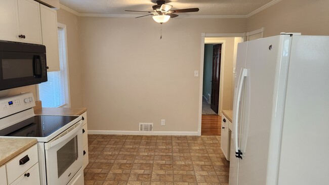 Building Photo - 814 Park Pl