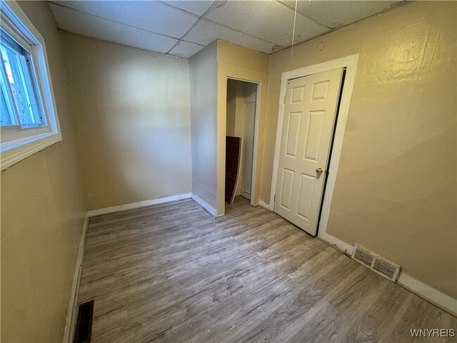 Building Photo - 540 Willett St