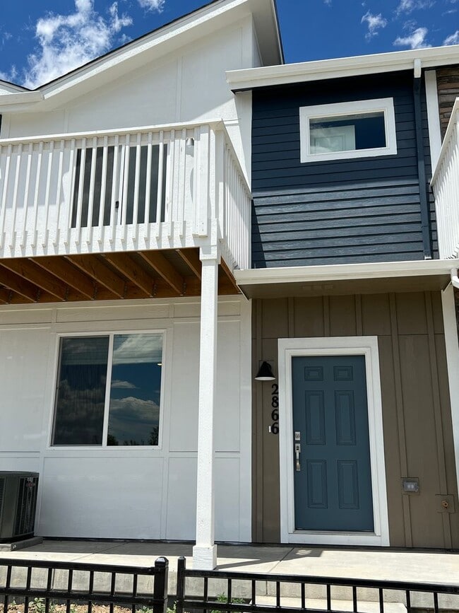 Building Photo - Brand New Townhome with fine finishes ready for you to enjoy. Great views!