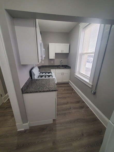 Building Photo - 738 Washington St