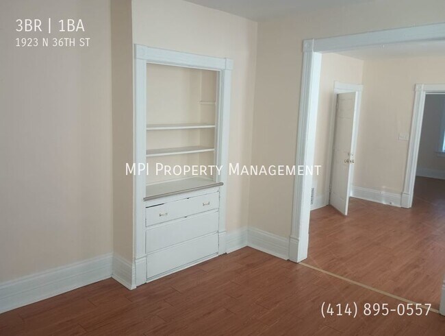 Building Photo - 1923 N 36th Street 4BR Upper