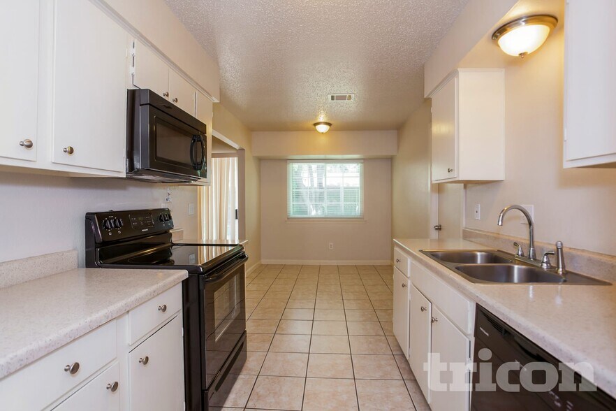Building Photo - 22510 Leedstown Ln