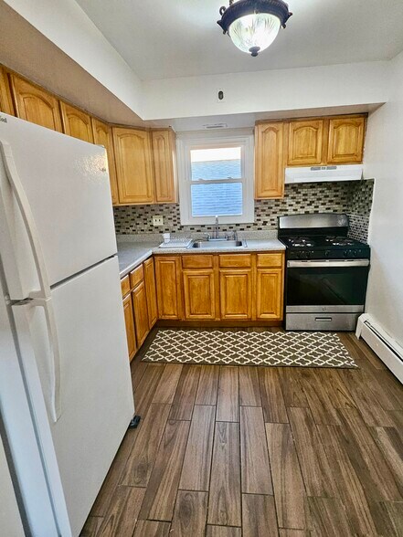 Building Photo - 215 Seaview Ave