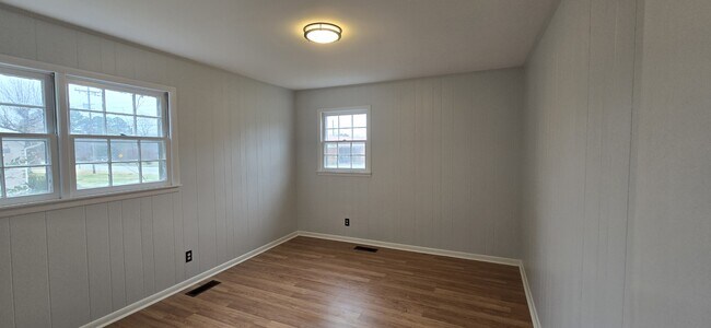 Building Photo - 1202 Brindley Dr