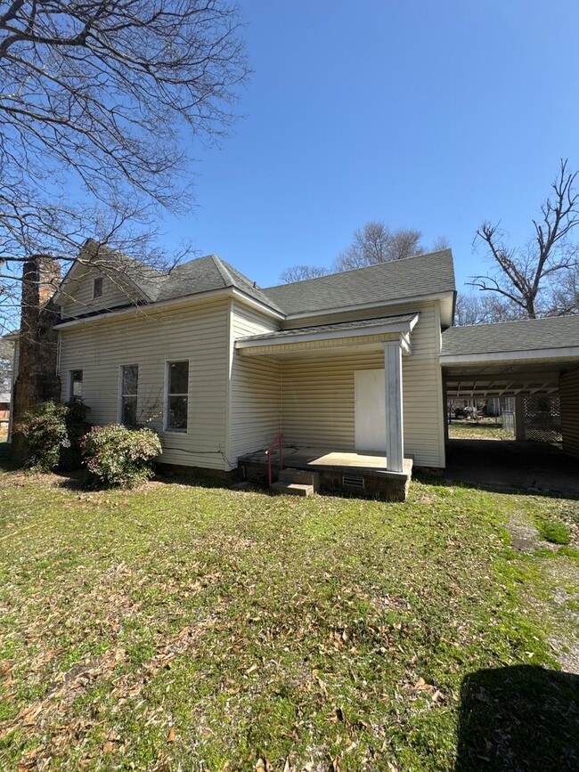 Building Photo - 455 Danville Rd