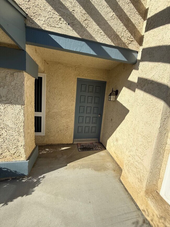 Building Photo - The Popular Freestanding El Dorado in Leisure Village