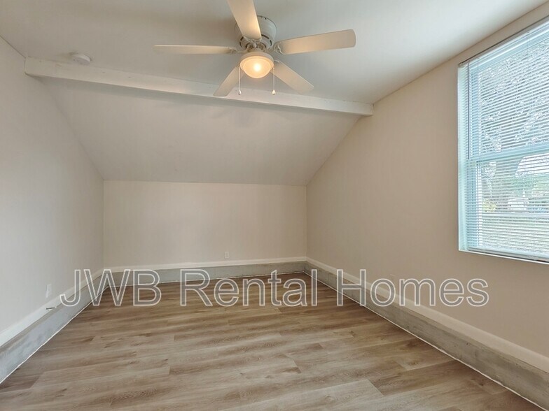 Building Photo - 3519 Hibiscus St