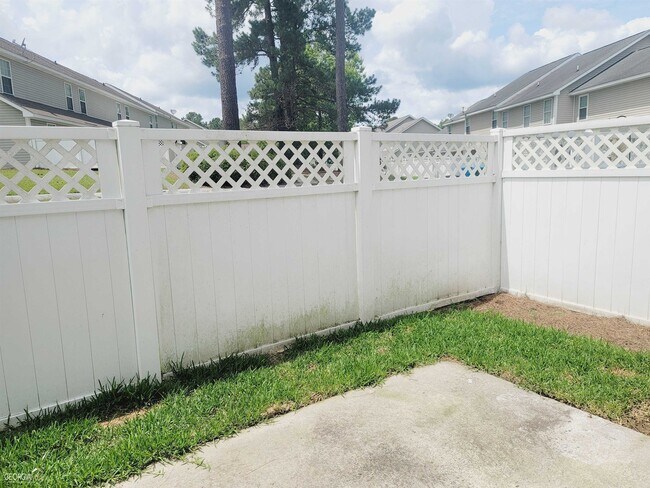 Building Photo - 6007 Towne Pk E Dr