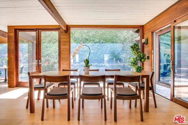 Building Photo - 9624 Yoakum Dr