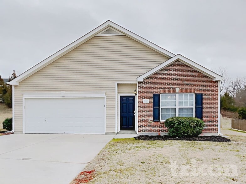 Building Photo - 2116 Lauren Woods Dr