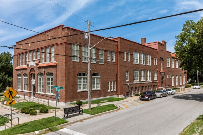 Building Photo - Mount Washington