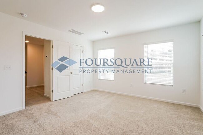 Building Photo - Stylish End-Unit Townhome with Patio & One Car Garage  – Crescent Mills, Clayton