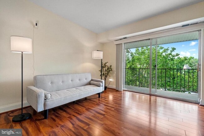 Building Photo - 7984 Audubon Ave