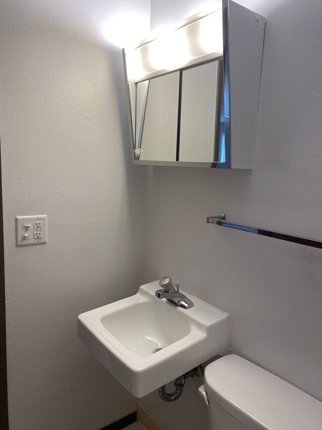 Building Photo - 55 1st St N