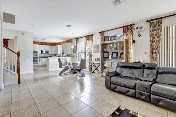Building Photo - 5078 SW 183rd Ave