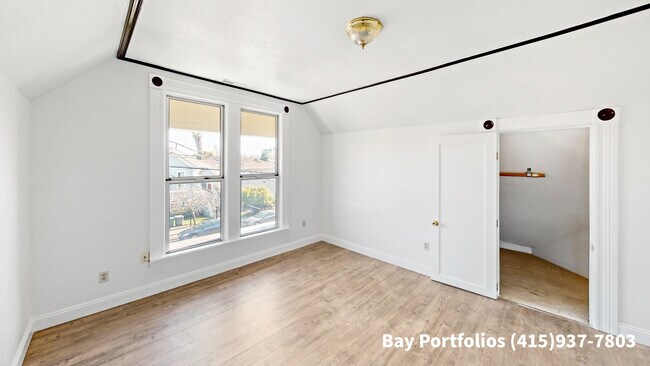 Building Photo - 1239 Haskell St