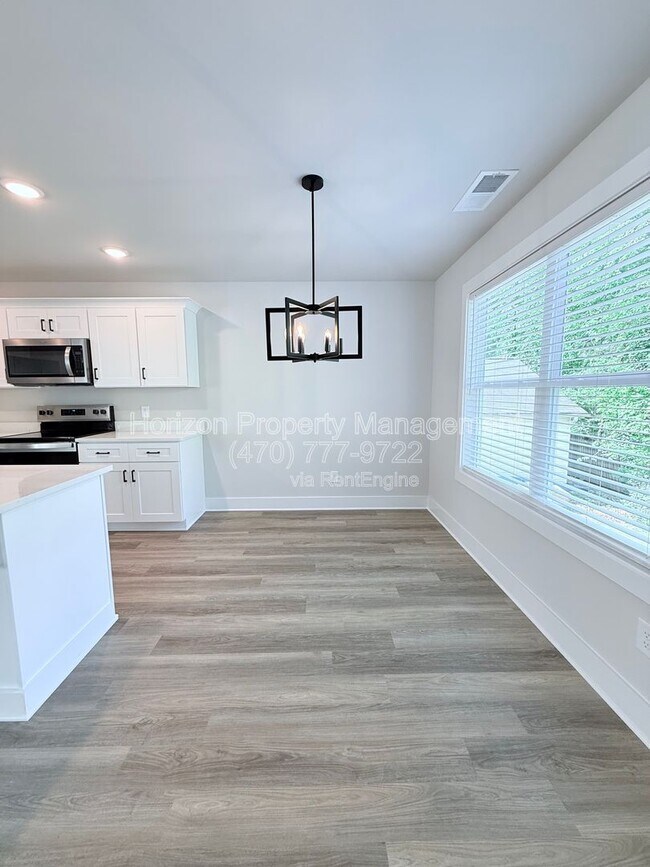 Building Photo - 2550 Valient Dr