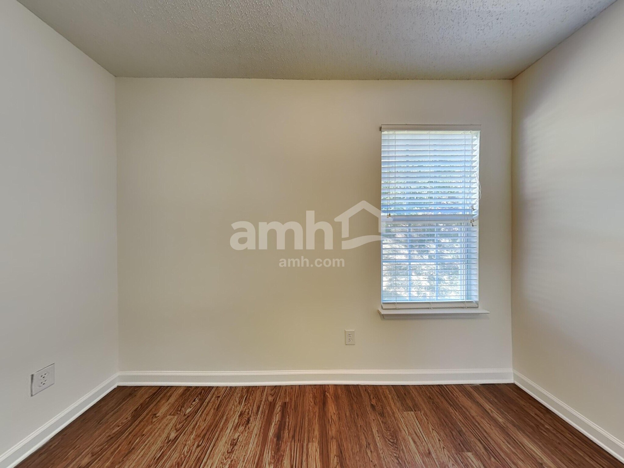 Building Photo - 4389 Creekview Ct