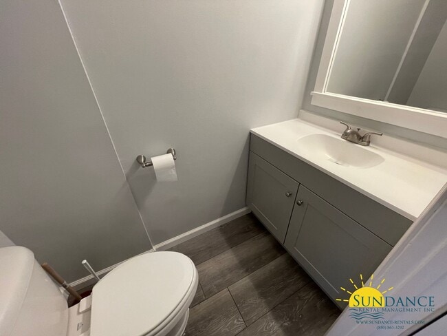 Building Photo - Quaint 3 Bedroom Townhouse in Shalimar