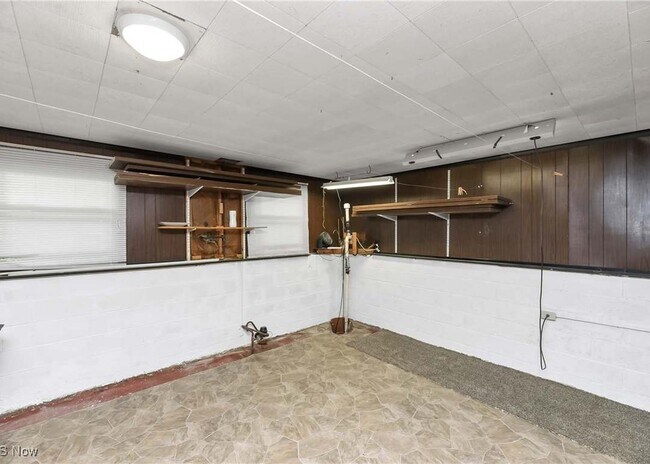 Building Photo - 9117 Wil Verne Dr