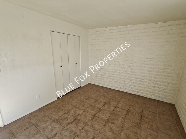 Building Photo - 3755 S Amos Pl