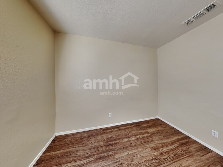 Building Photo - 766 S Jesse St