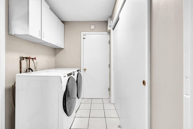 Building Photo - 6144 Royal Lytham Dr