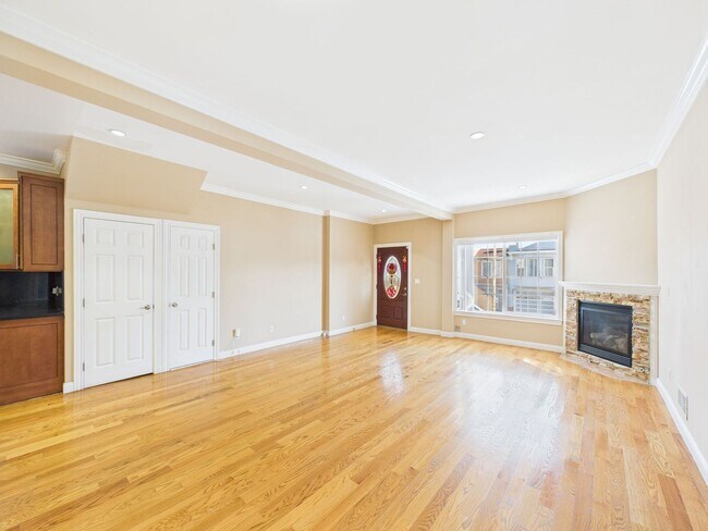 Building Photo - Spacious 3 bed/2 bath in prime Ingleside location near Ocean Ave.