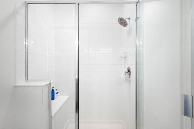 Building Photo - Modern 3BD, 2.5BA Castle Pines Townhome wi...