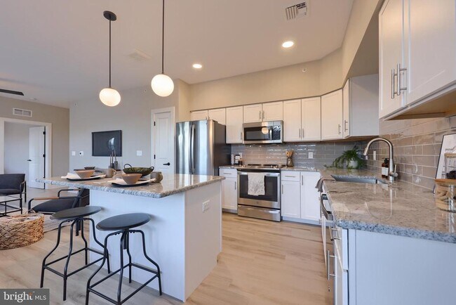 Building Photo - 9-213-UNI9 Jackson Dr