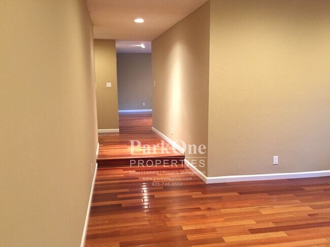 Building Photo - Nicely Updated Home Now Available in Pleasant Hill
