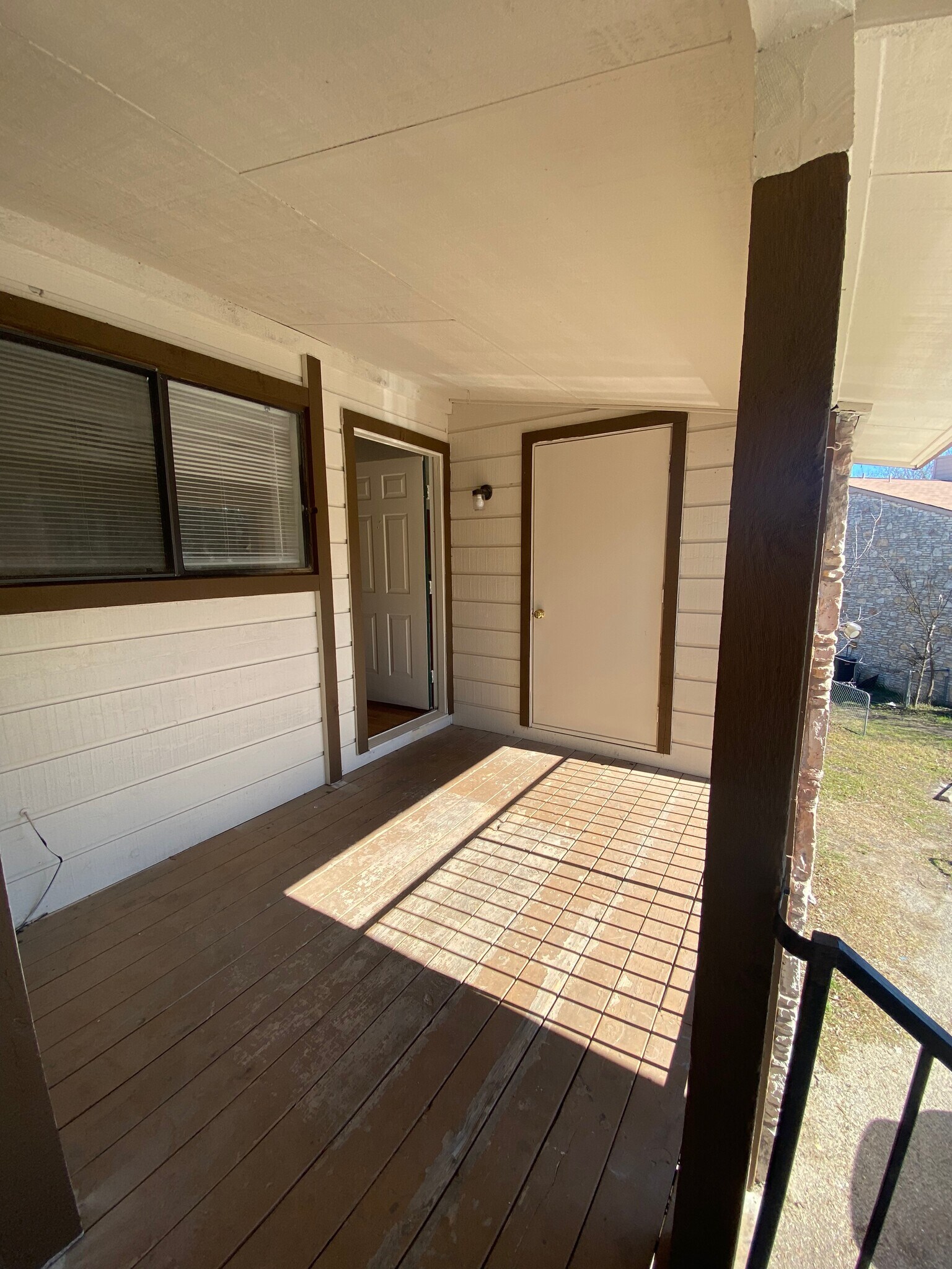 Front Patio - 7000 Oak Meadow Cir
