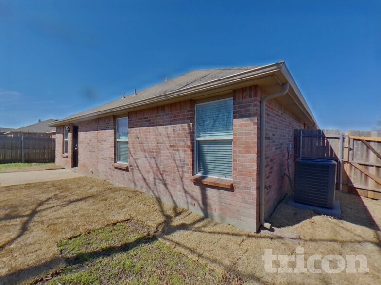 Building Photo - 50 Larkspur Dr