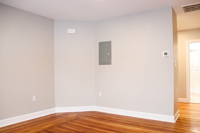 Building Photo - 133 Kendrick Ave