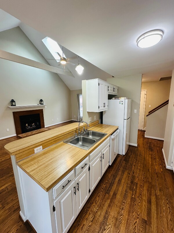 Building Photo - 713 Autumn Trce