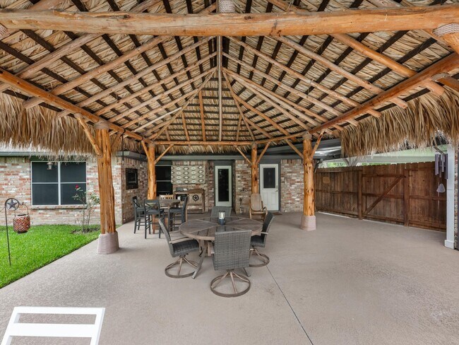 Building Photo - 12701 Manorwood Ln