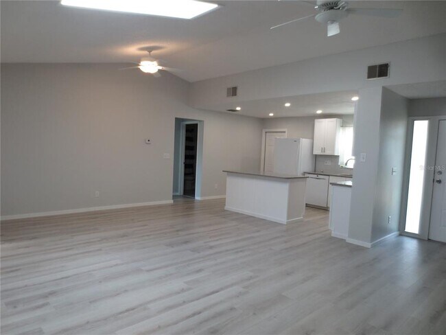 Building Photo - 1676 Caledonia Dr