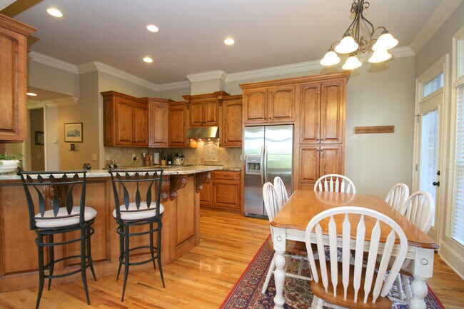 Building Photo - 27 Carriage Hill