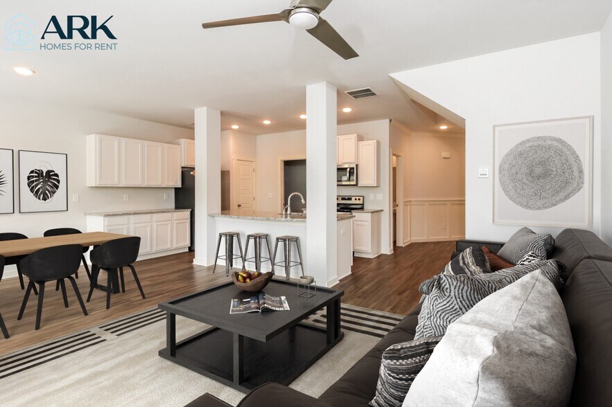 Building Photo - 5552 Cathwick Dr